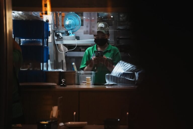 Hernia Diafragmatika Pasca-Transplantasi Hati Pediatri: Serial Kasus & Tinjauan Literatur