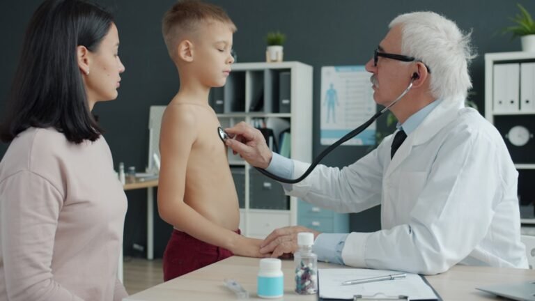 Karsinoma Sel Cincin Stempel Primer Rektum: Tantangan Diagnostik dan Manifestasi Klinis Atipikal